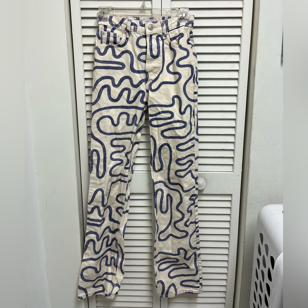 Super cute size 0 low ride jeans